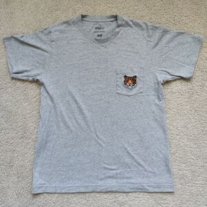 Uniqlo Gray Short Sleeve Tee